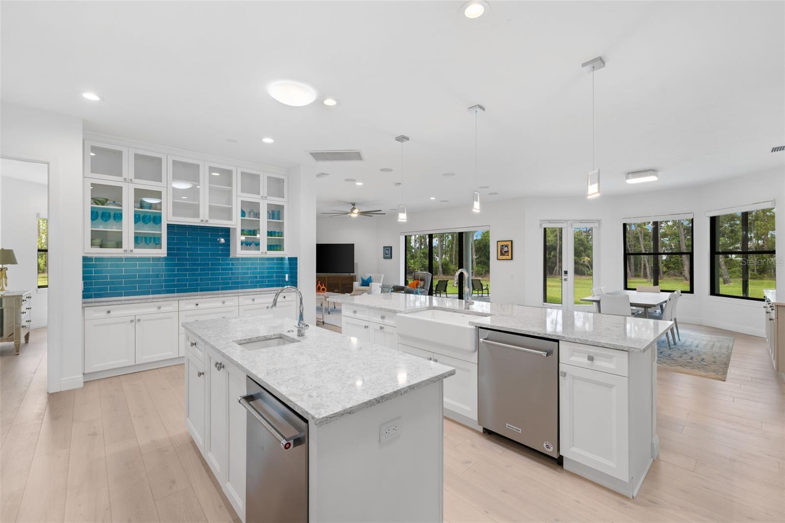 A4653844 Property Photo