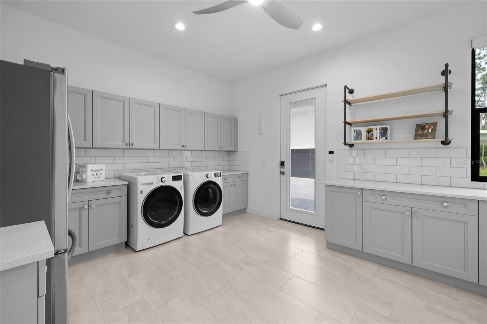 A4653844 Property Photo