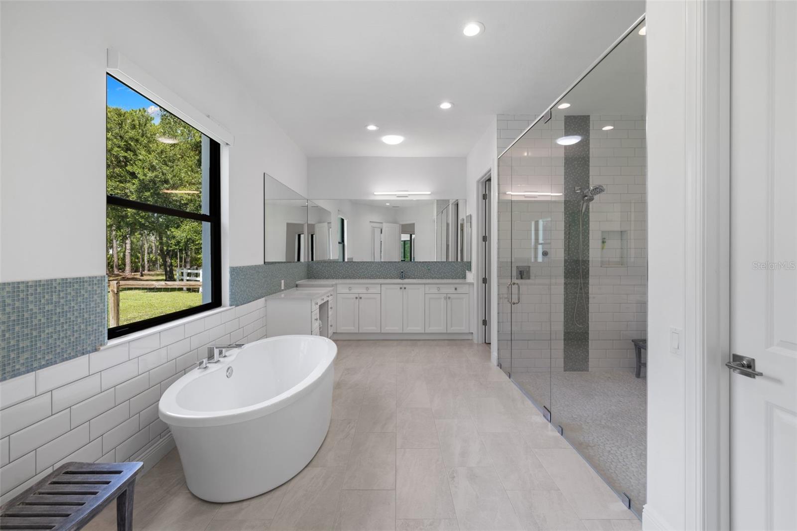 A4653844 Property Photo
