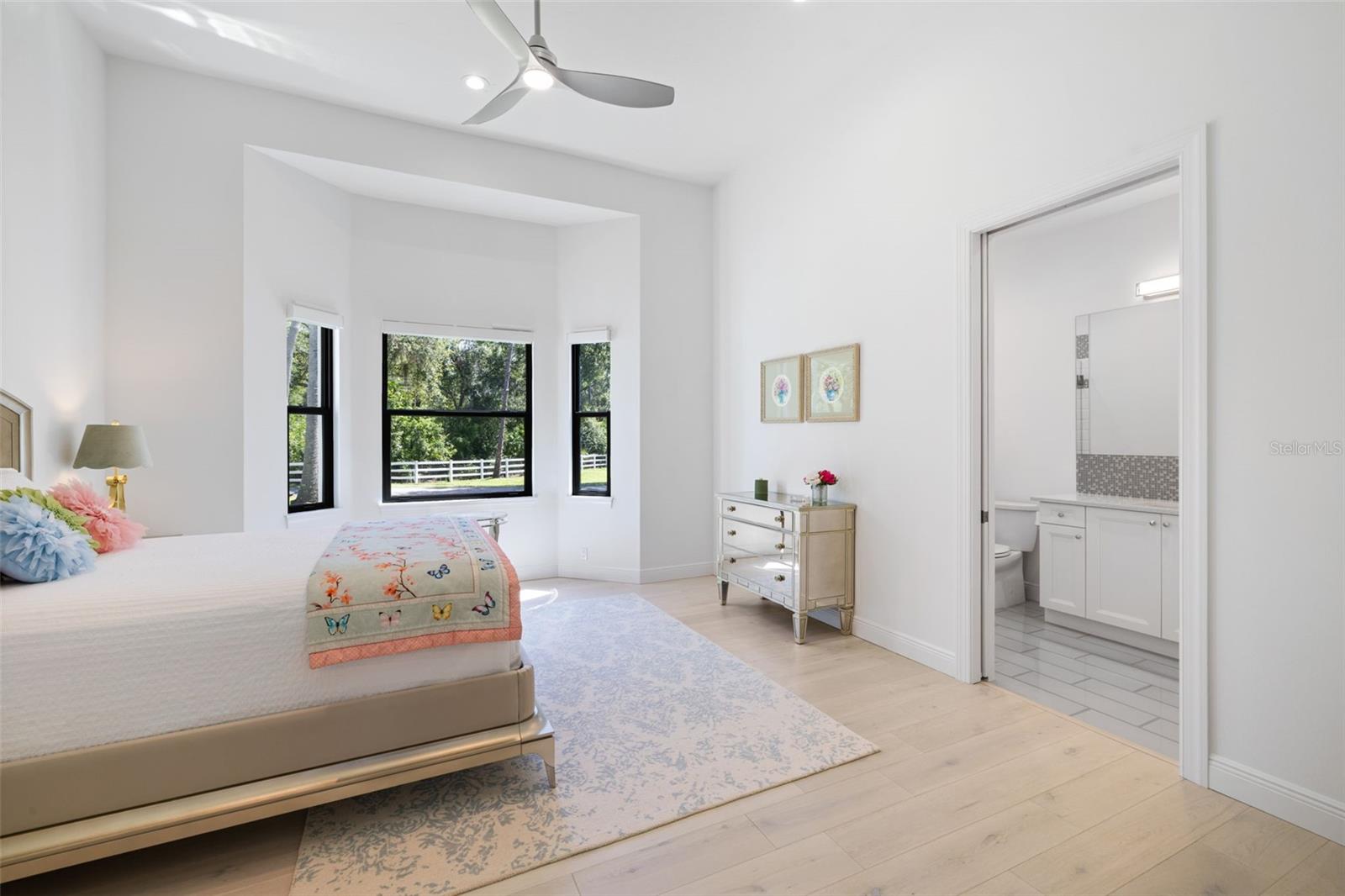 A4653844 Property Photo