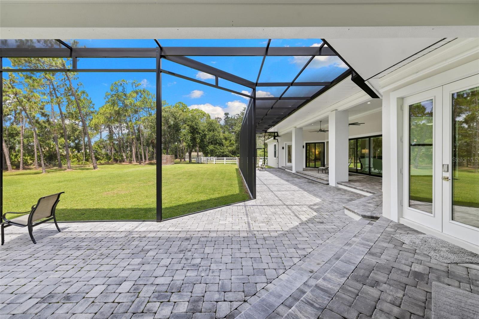A4653844 Property Photo