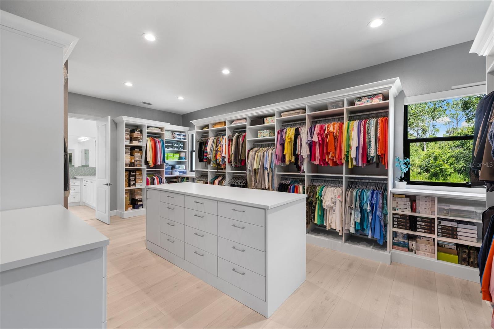 A4653844 Property Photo