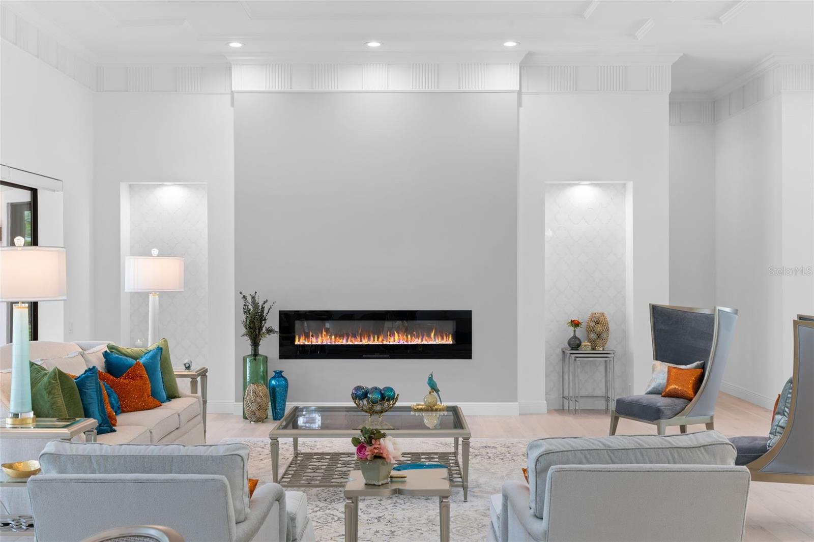 A4653844 Property Photo