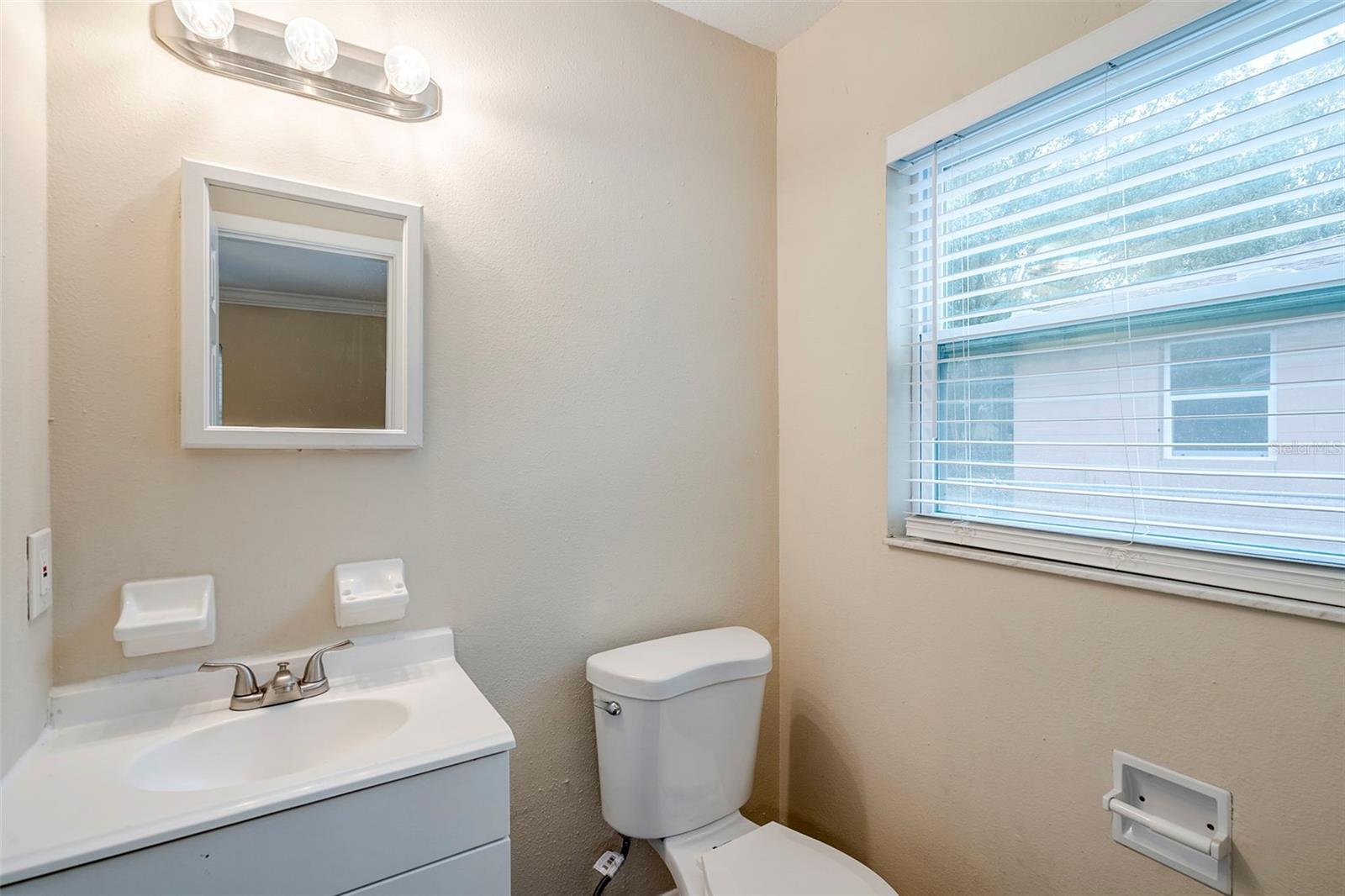 2311 OLIVET AVE, LEESBURG, FL, 34748