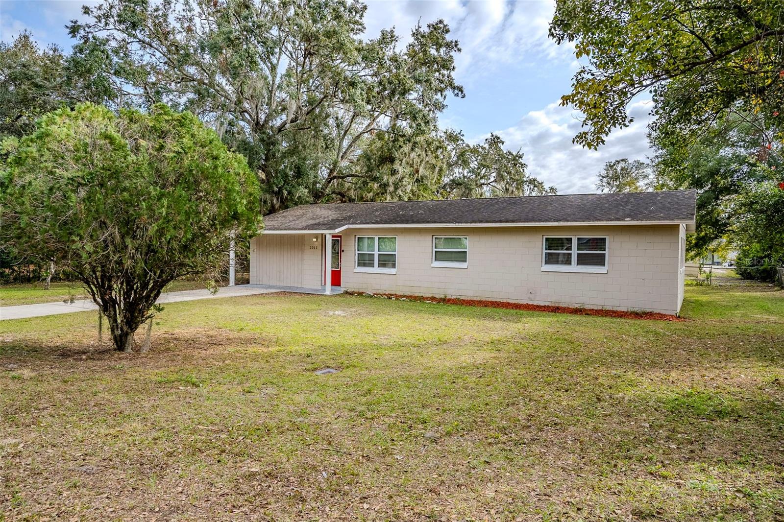 2311 OLIVET AVE, LEESBURG, FL, 34748