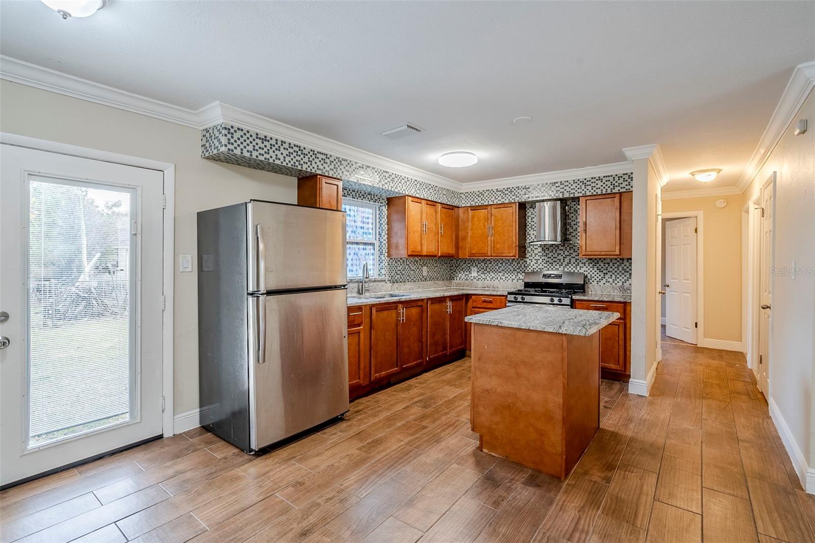 2311 OLIVET AVE, LEESBURG, FL, 34748