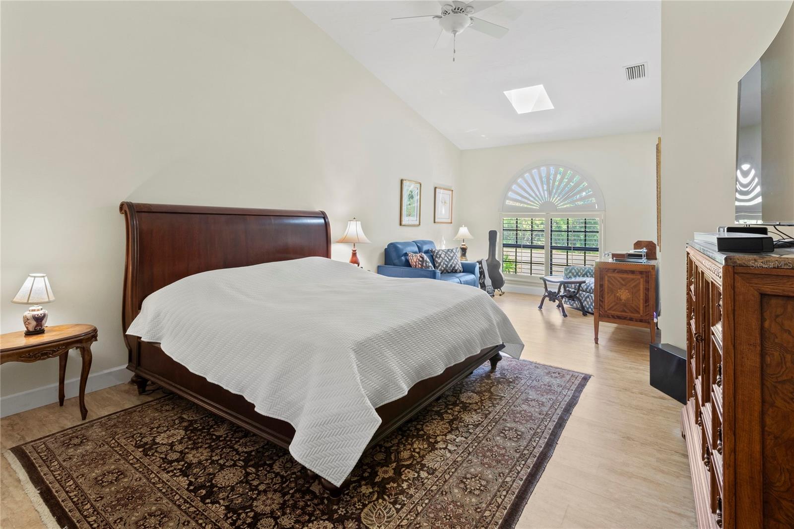 A4653855 Property Photo