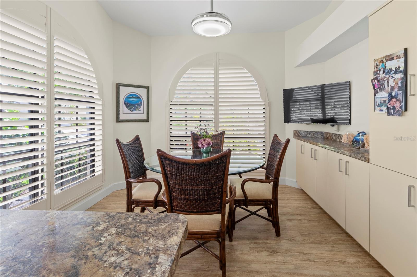 A4653855 Property Photo