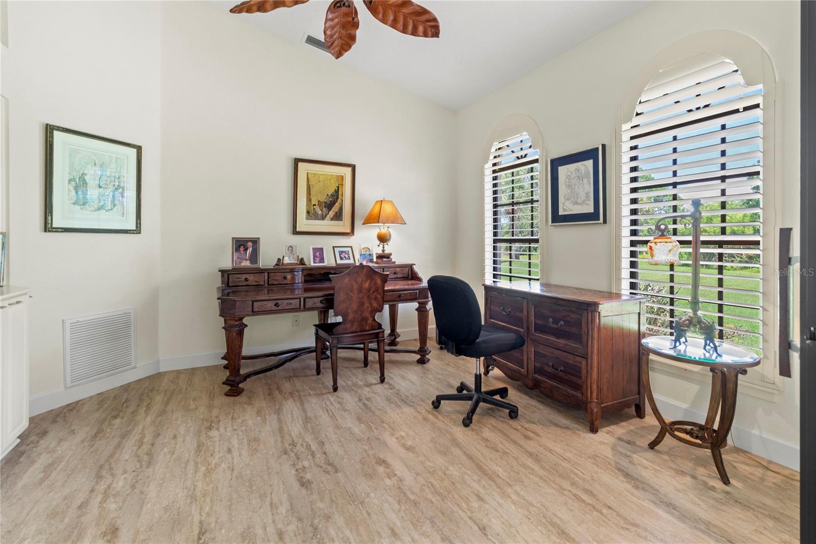 A4653855 Property Photo
