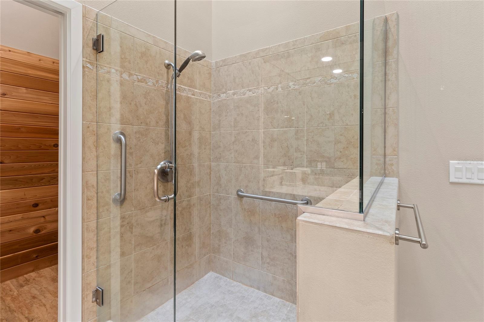 A4653855 Property Photo