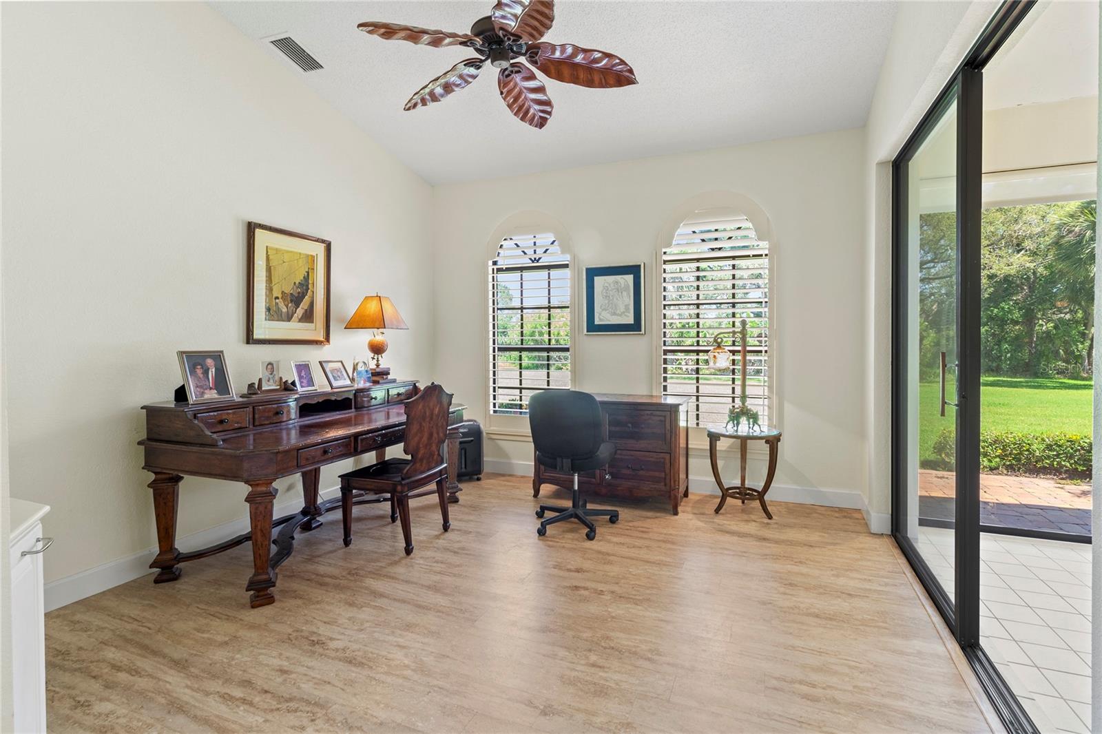 A4653855 Property Photo
