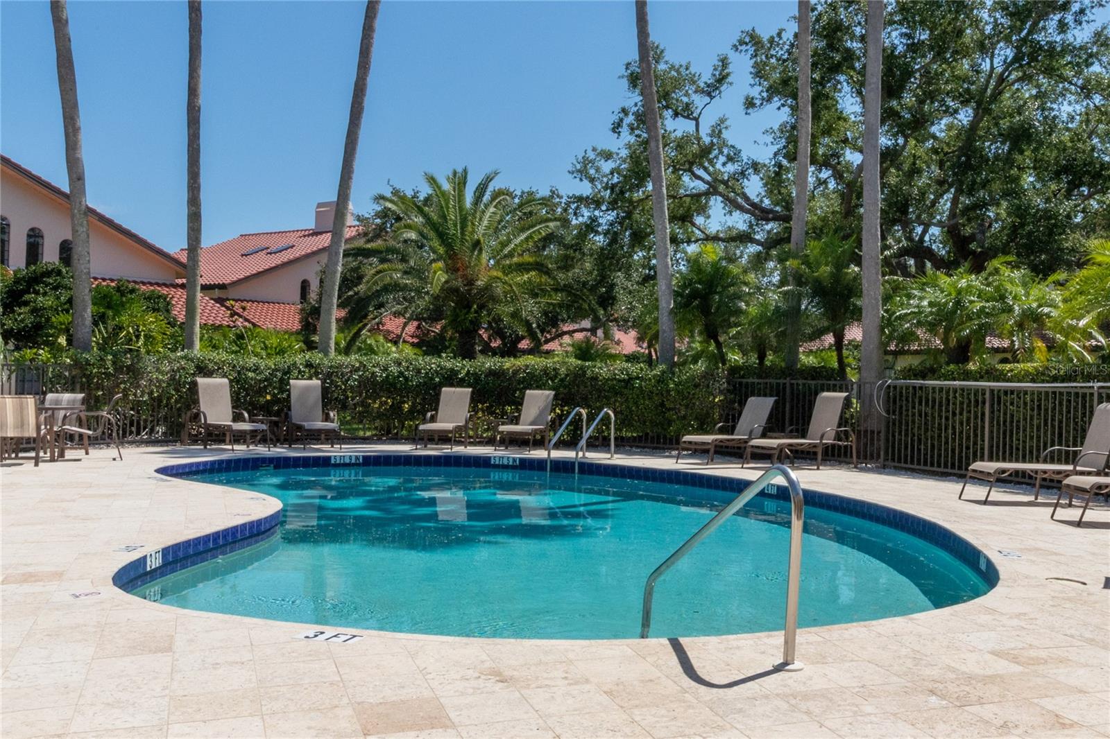 A4653855 Property Photo