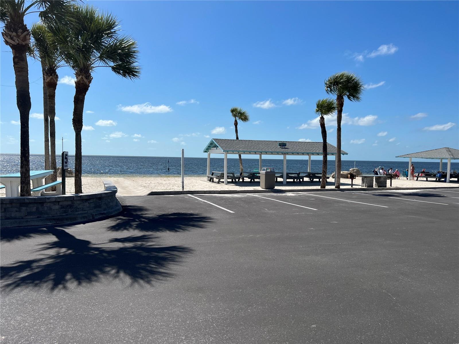 W7875878 Property Photo