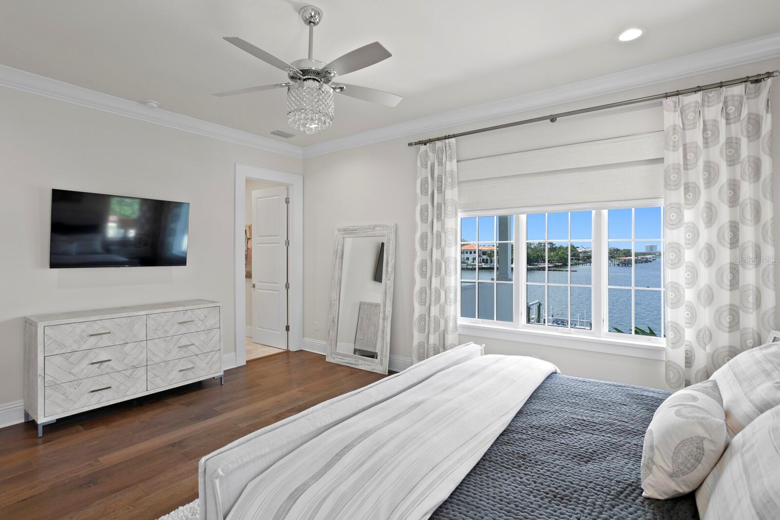 TB8390120 Property Photo