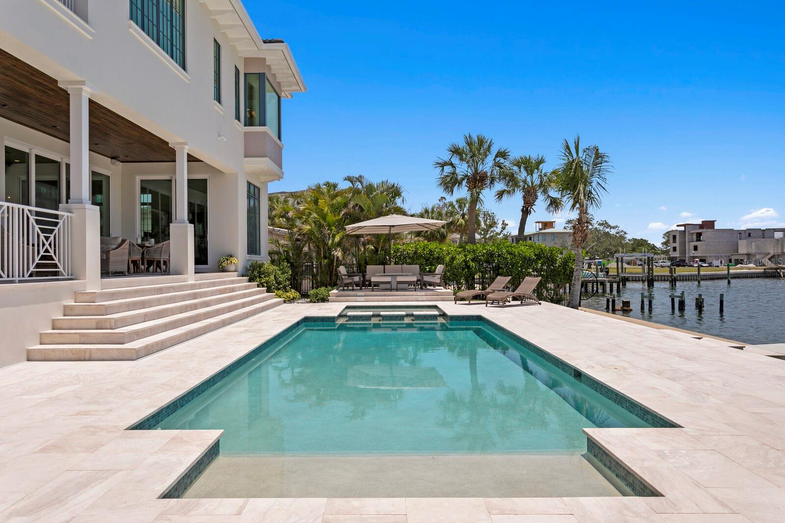 TB8390120 Property Photo