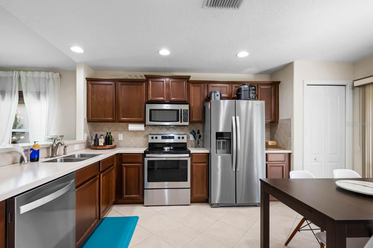 816 COLLEGE CHASE DR, RUSKIN, FL, 33570