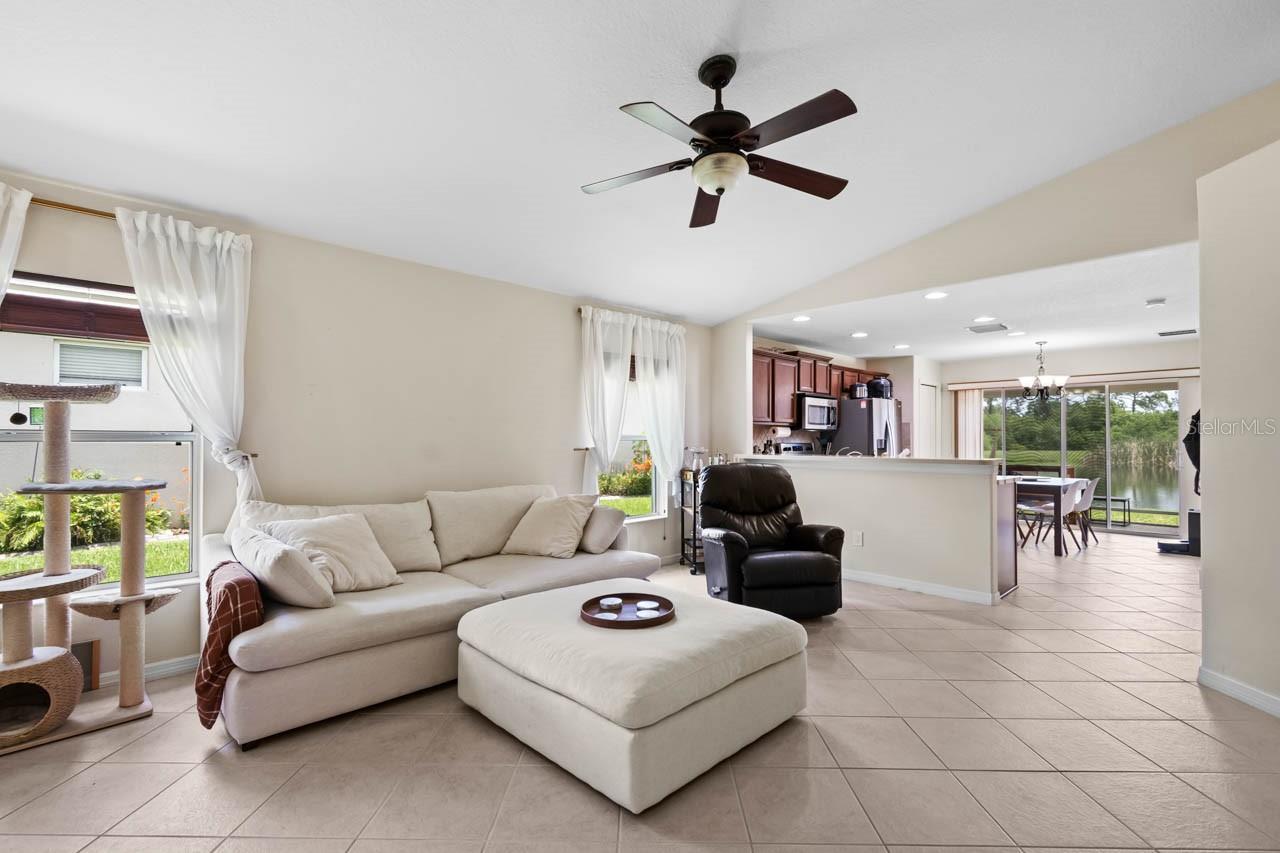 816 COLLEGE CHASE DR, RUSKIN, FL, 33570