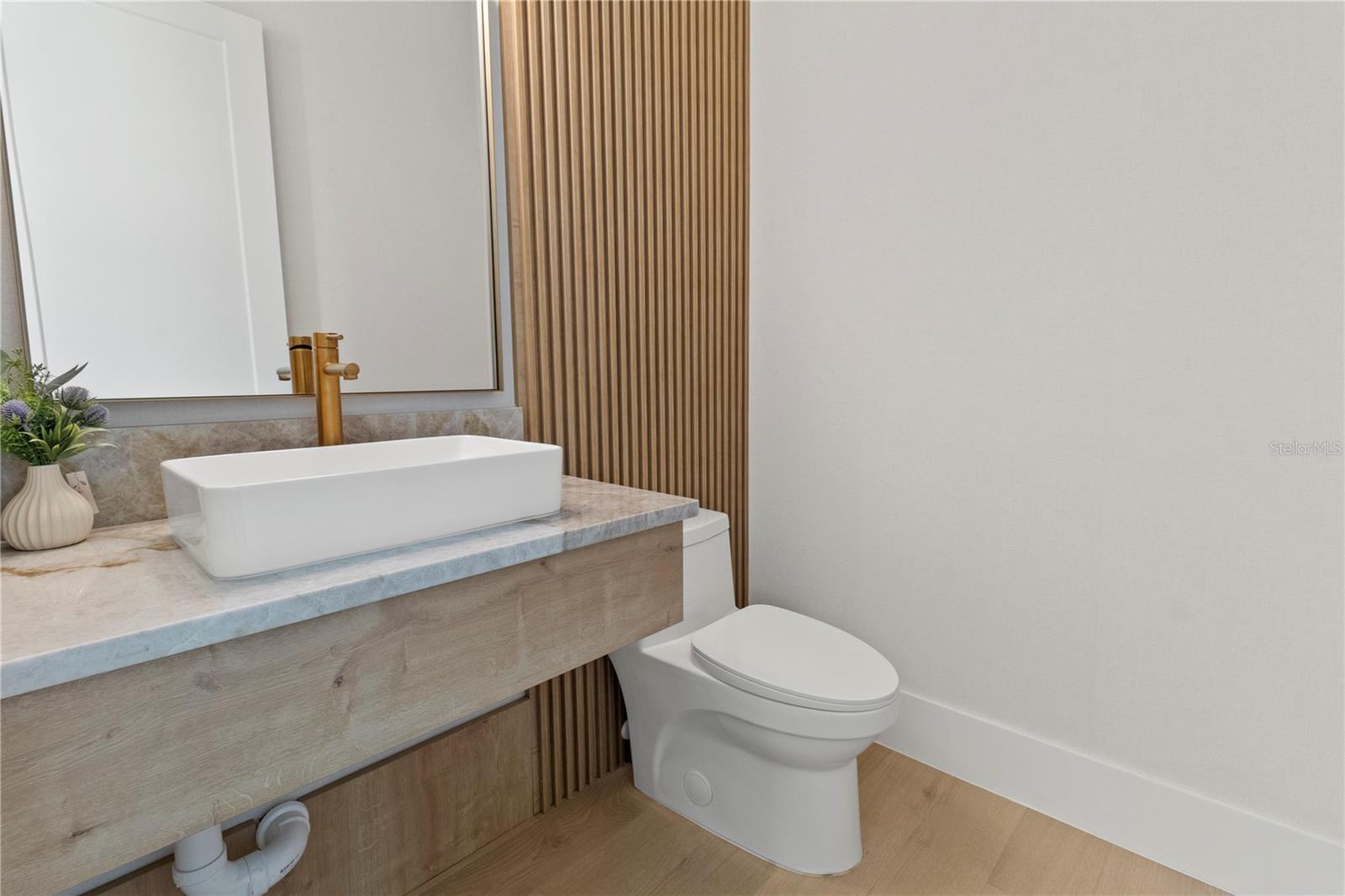 O6312690 Property Photo