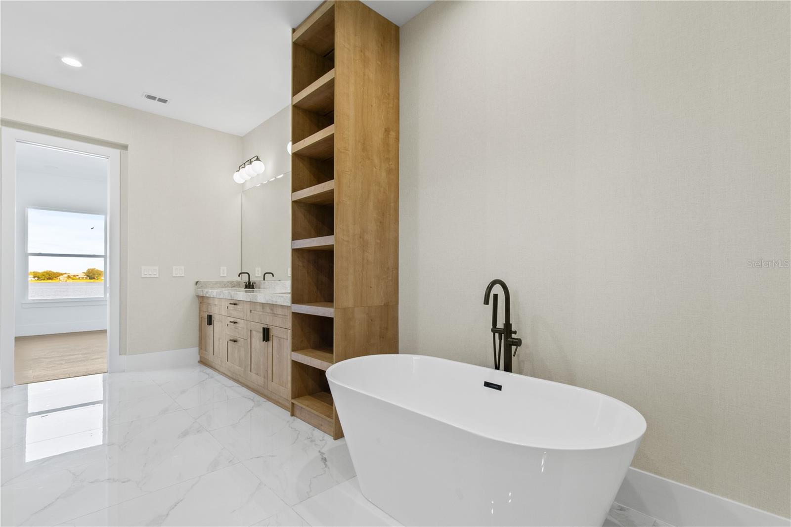 O6312690 Property Photo