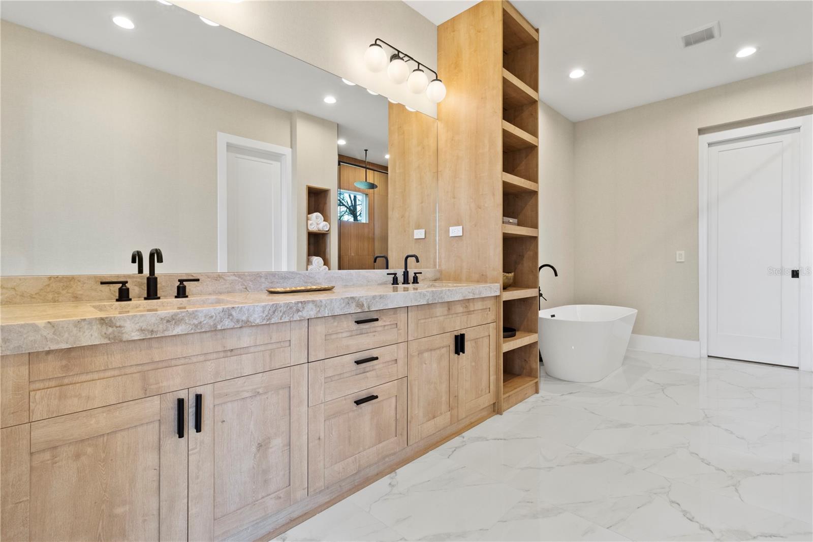 O6312690 Property Photo