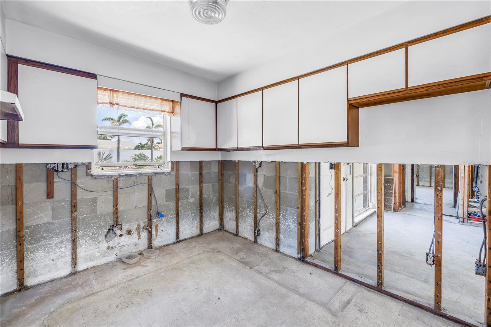 310 AVENIDA MILANO, SARASOTA, FL, 34242