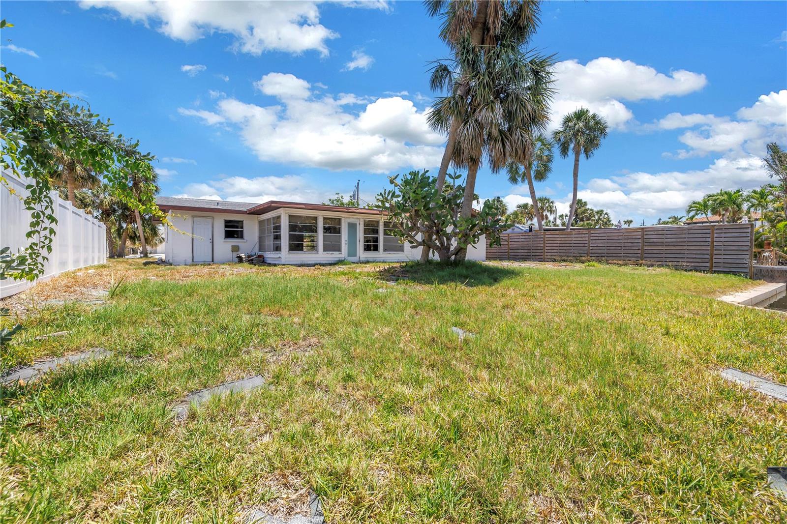 310 AVENIDA MILANO, SARASOTA, FL, 34242