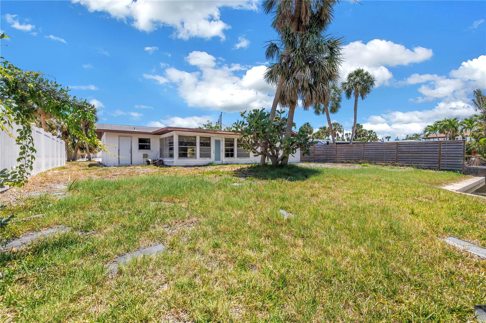 310 AVENIDA MILANO, SARASOTA, FL, 34242