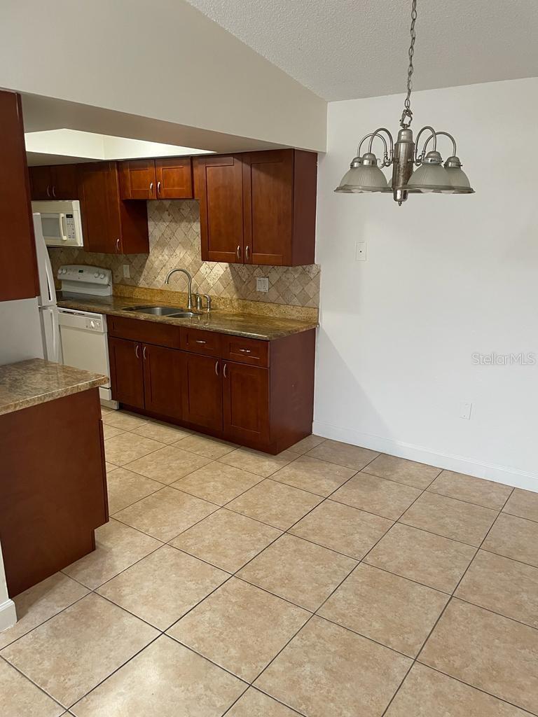 5173 VINELAND RD #207, ORLANDO, FL, 32811