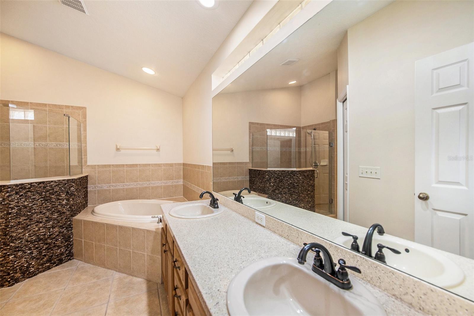 6711 THACKSTON DR, RIVERVIEW, FL, 33578