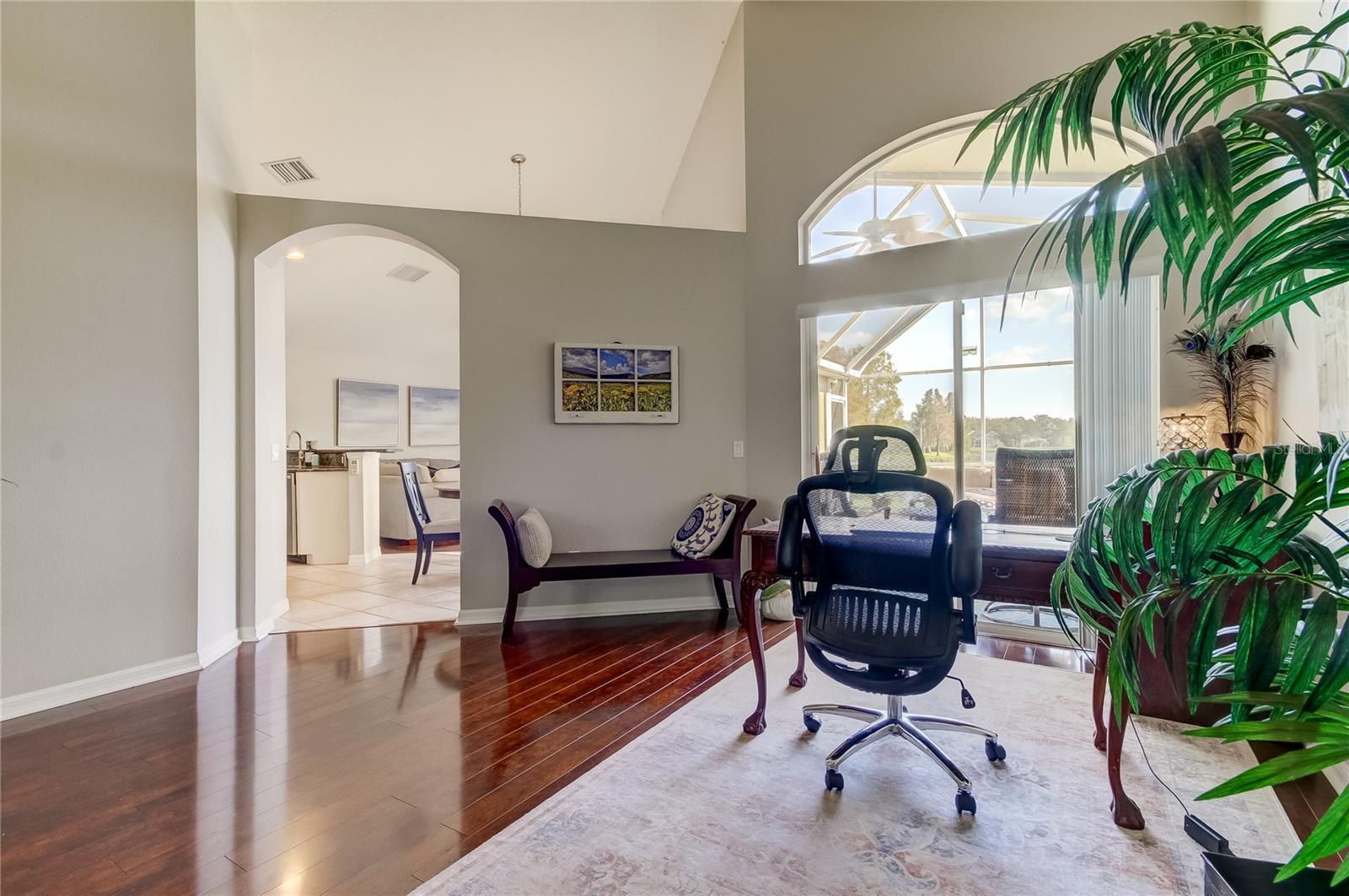 10126 KINGSBRIDGE AVE, TAMPA, FL, 33626