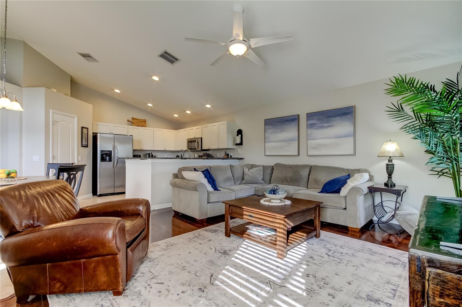 10126 KINGSBRIDGE AVE, TAMPA, FL, 33626