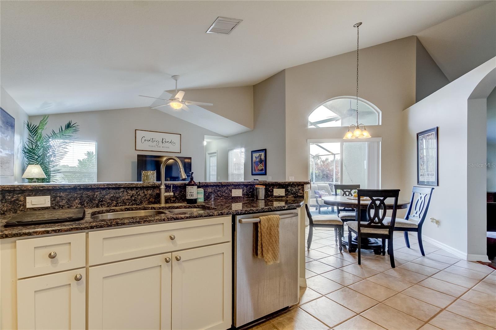 10126 KINGSBRIDGE AVE, TAMPA, FL, 33626