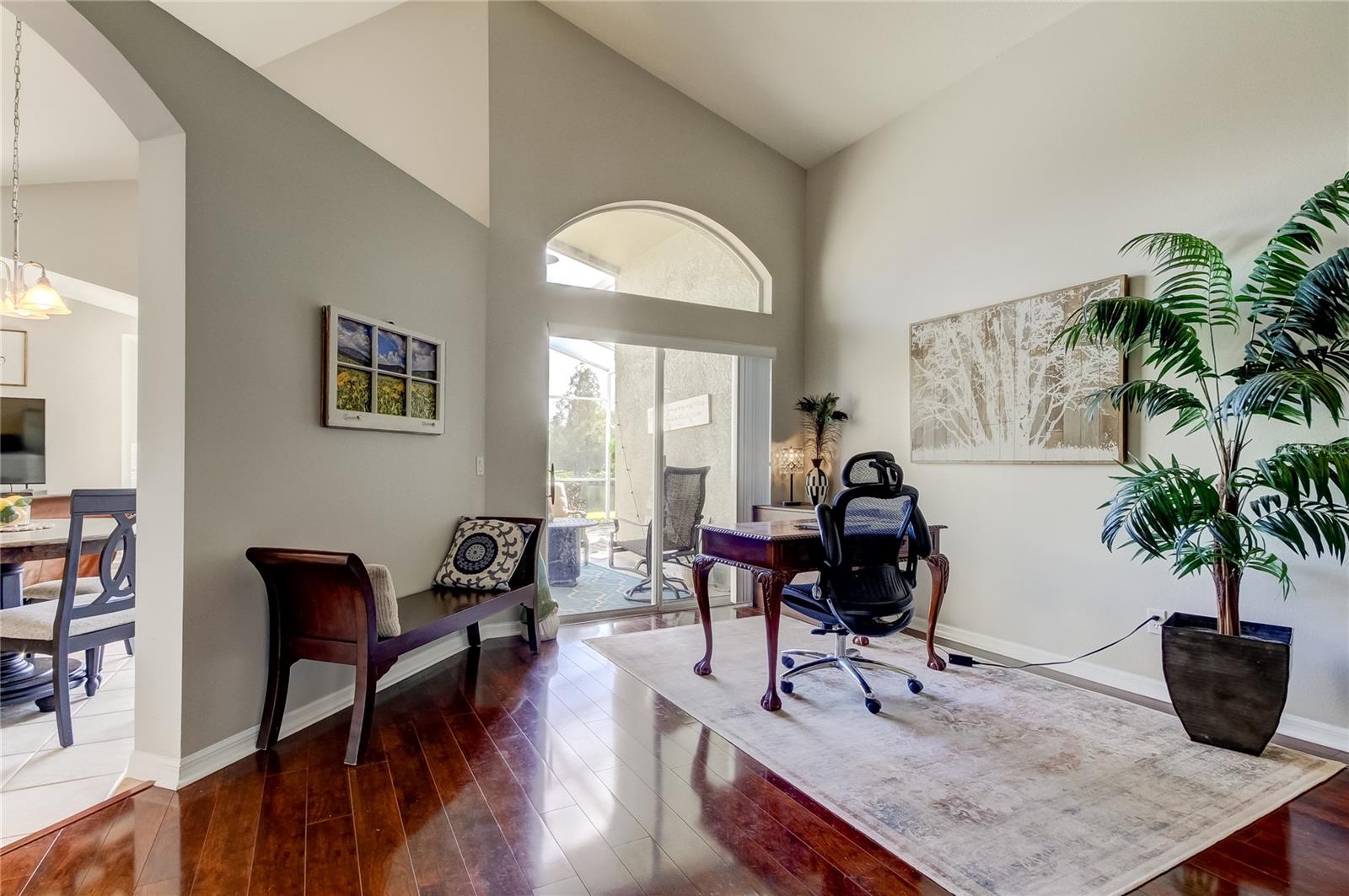 10126 KINGSBRIDGE AVE, TAMPA, FL, 33626