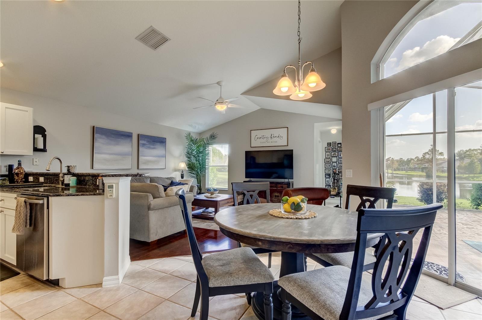 10126 KINGSBRIDGE AVE, TAMPA, FL, 33626