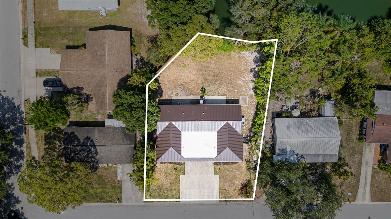 A4653945 Property Photo