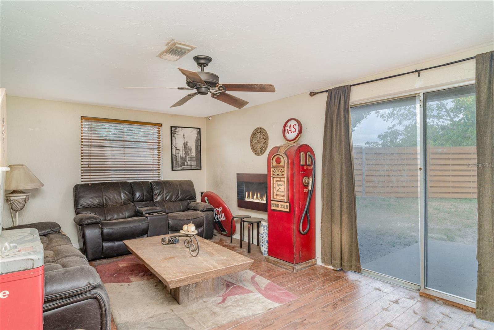 A4653945 Property Photo