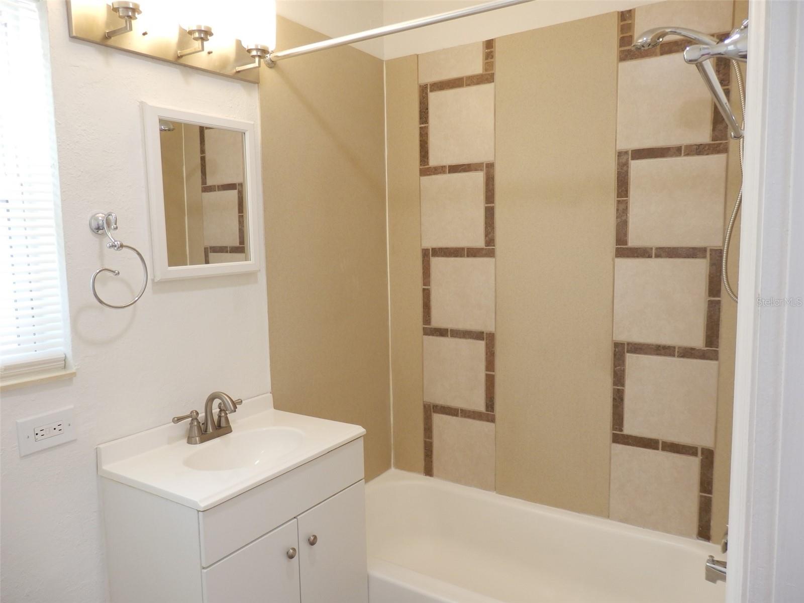 5257 5TH AVE N #Upstairs Garage, ST PETERSBURG, FL, 33710