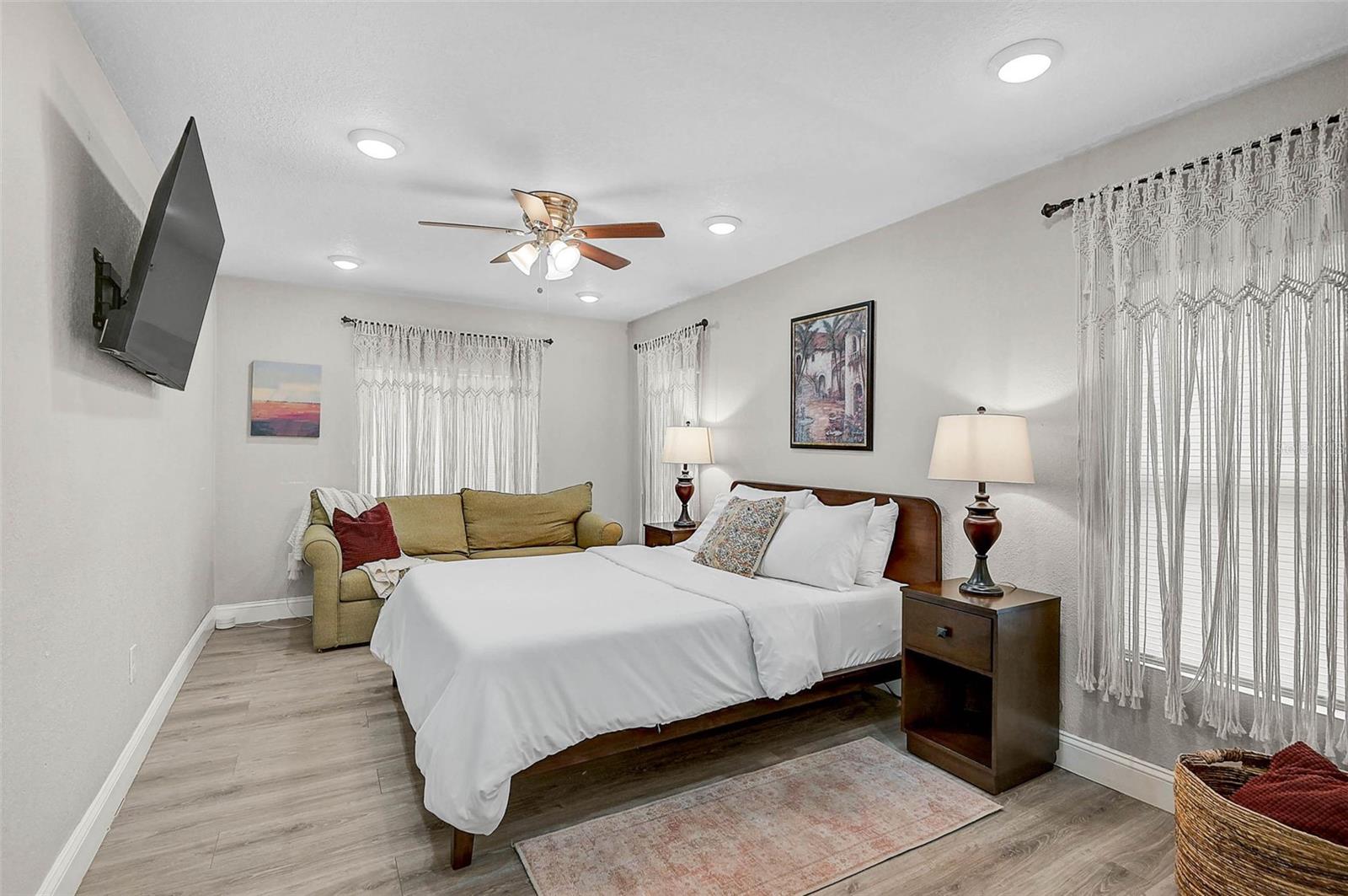 1217 E ELLICOTT ST, TAMPA, FL, 33603