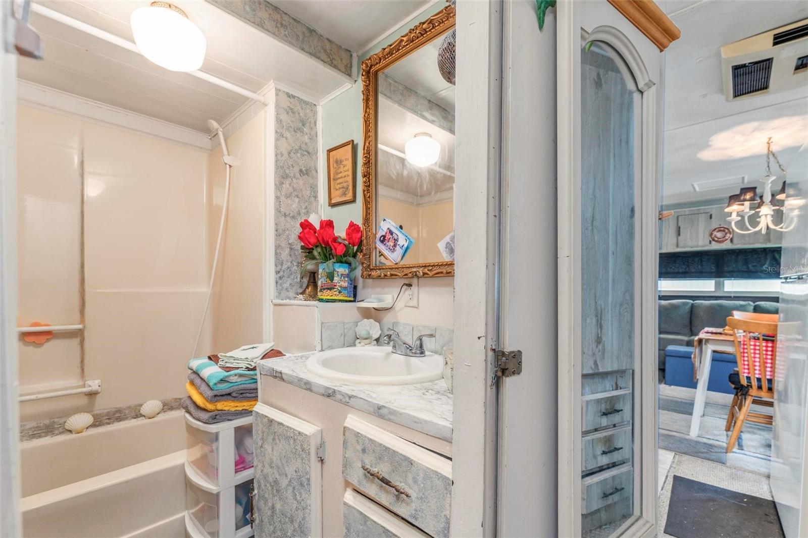 O6312952 Property Photo