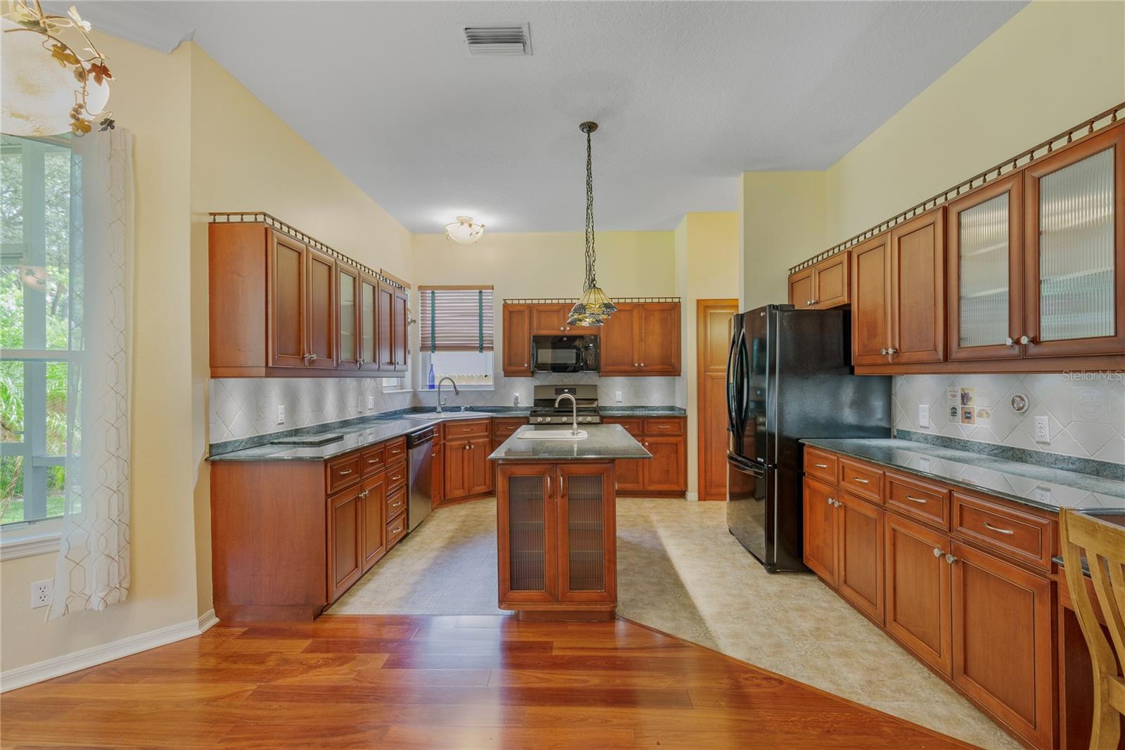 2015 LONG BRANCH LN, CLEARWATER, FL, 33760