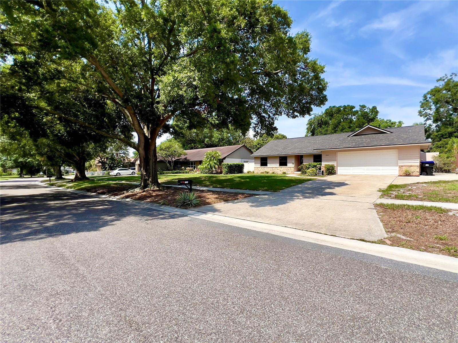 5724 PITCH PINE DR, ORLANDO, FL, 32819