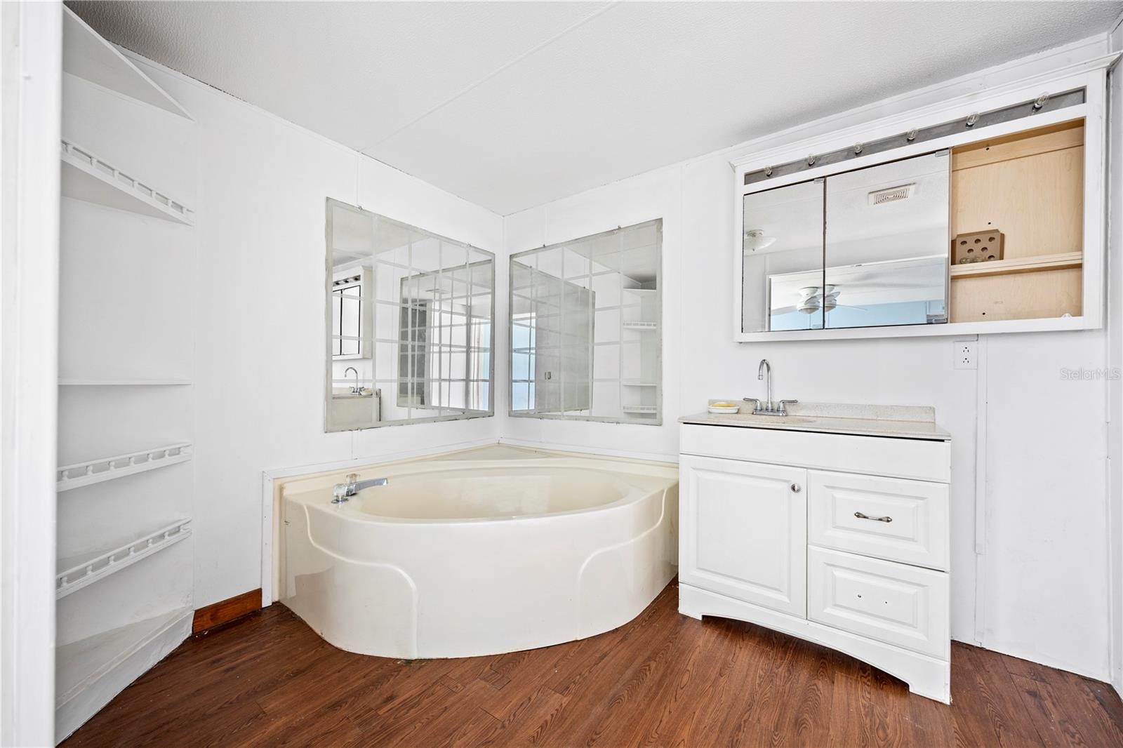 801 SW DAISY RD, LAKE CITY, FL, 32024