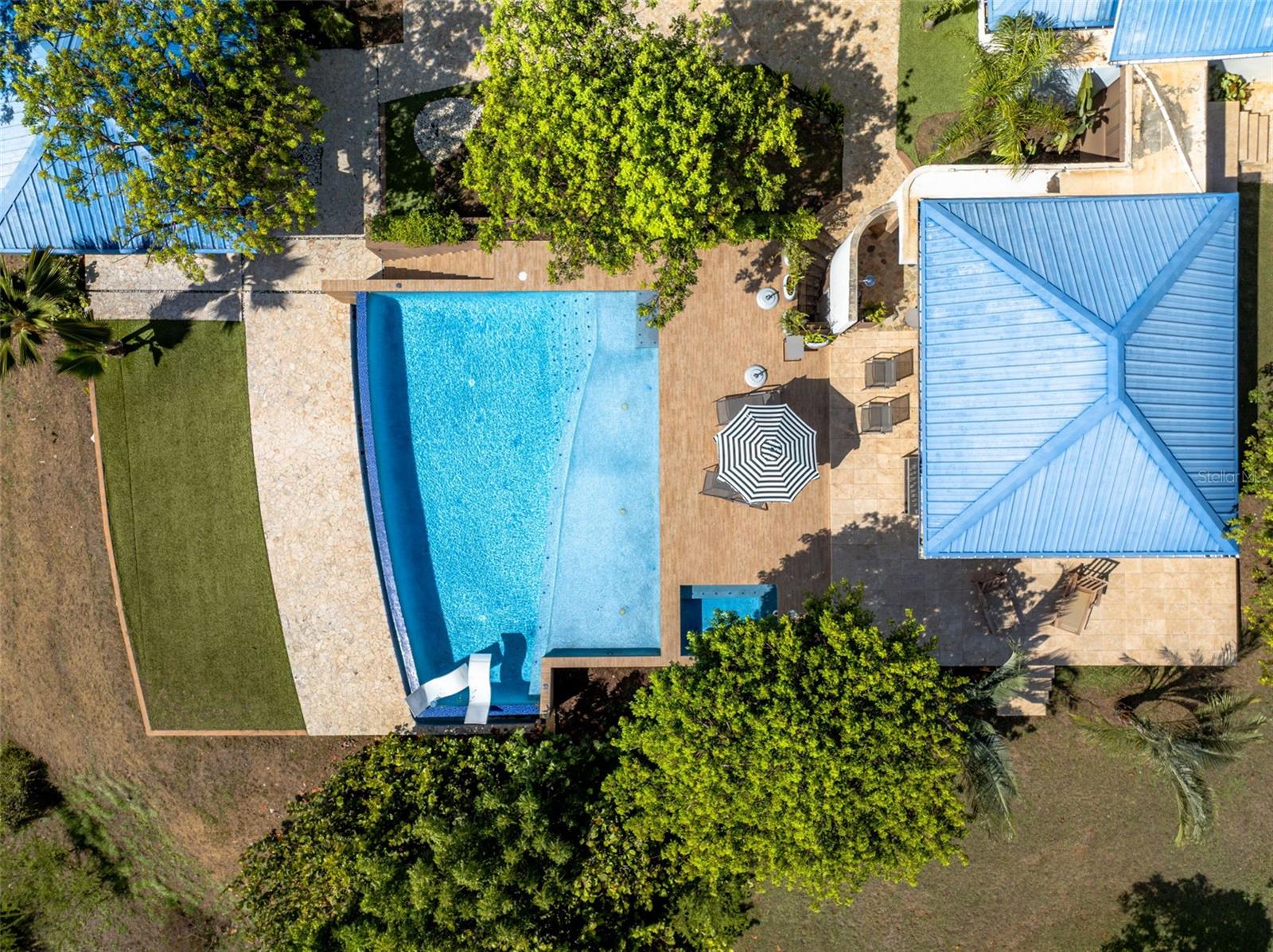 PR9113912 Property Photo