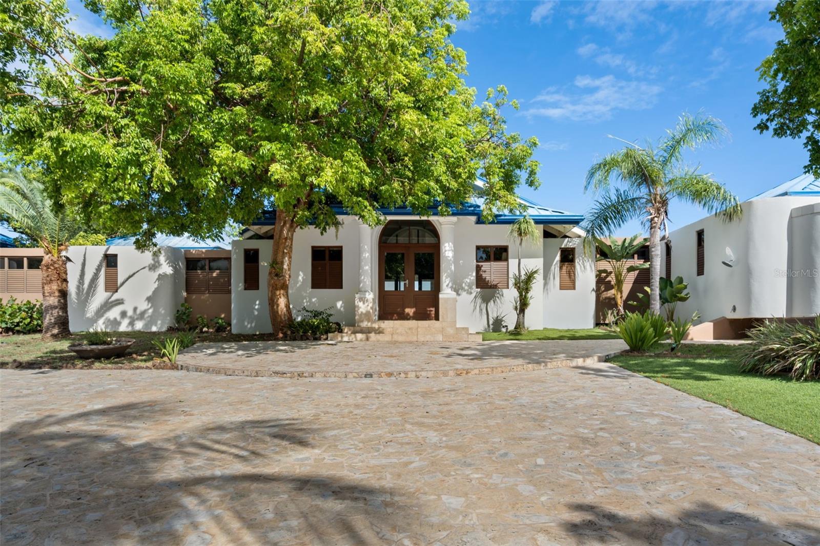 PR9113912 Property Photo