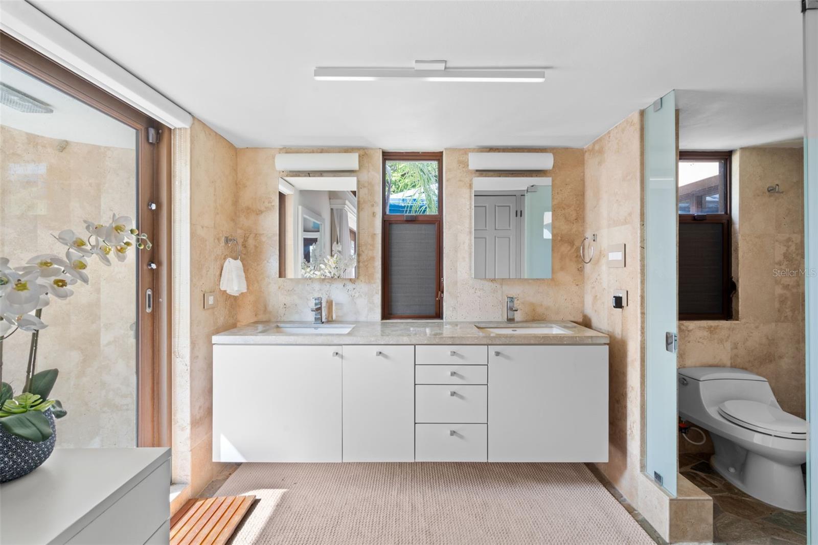 PR9113912 Property Photo