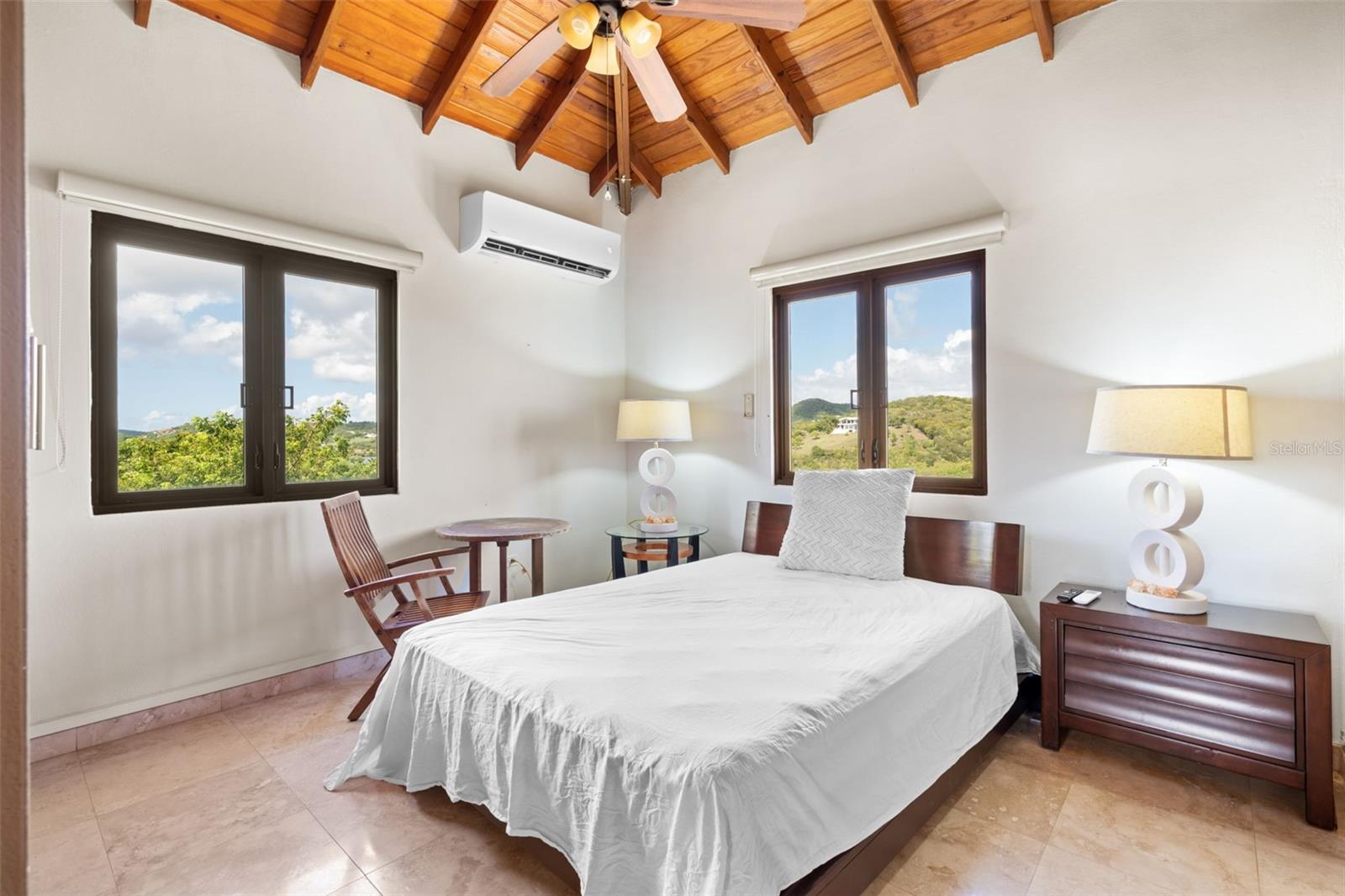 PR9113912 Property Photo