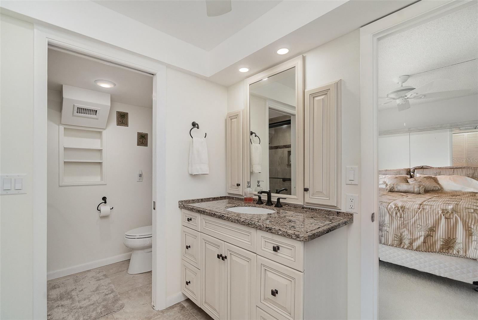 1 COLONY POINT DR #B20, PUNTA GORDA, FL, 33950