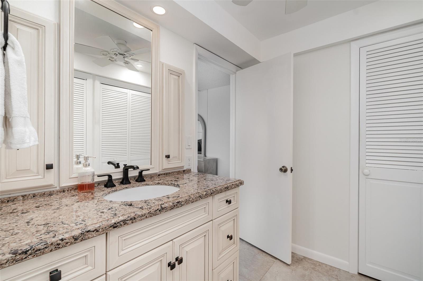 1 COLONY POINT DR #B20, PUNTA GORDA, FL, 33950