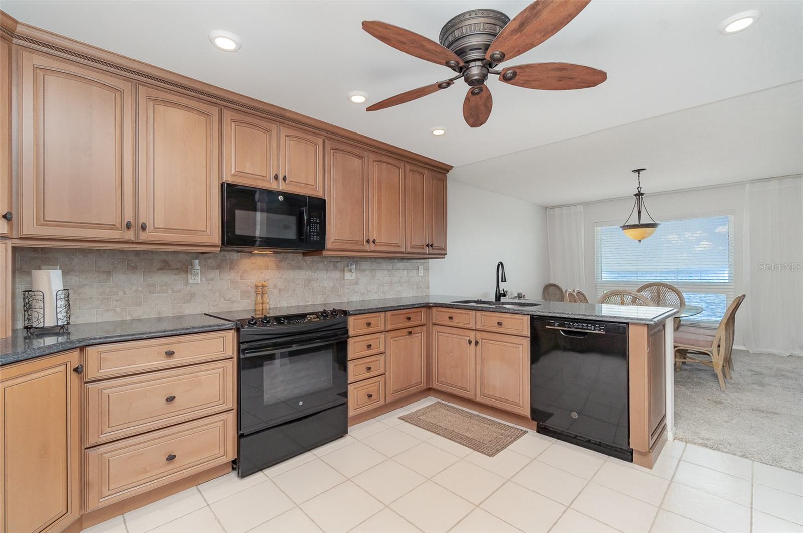 1 COLONY POINT DR #B20, PUNTA GORDA, FL, 33950