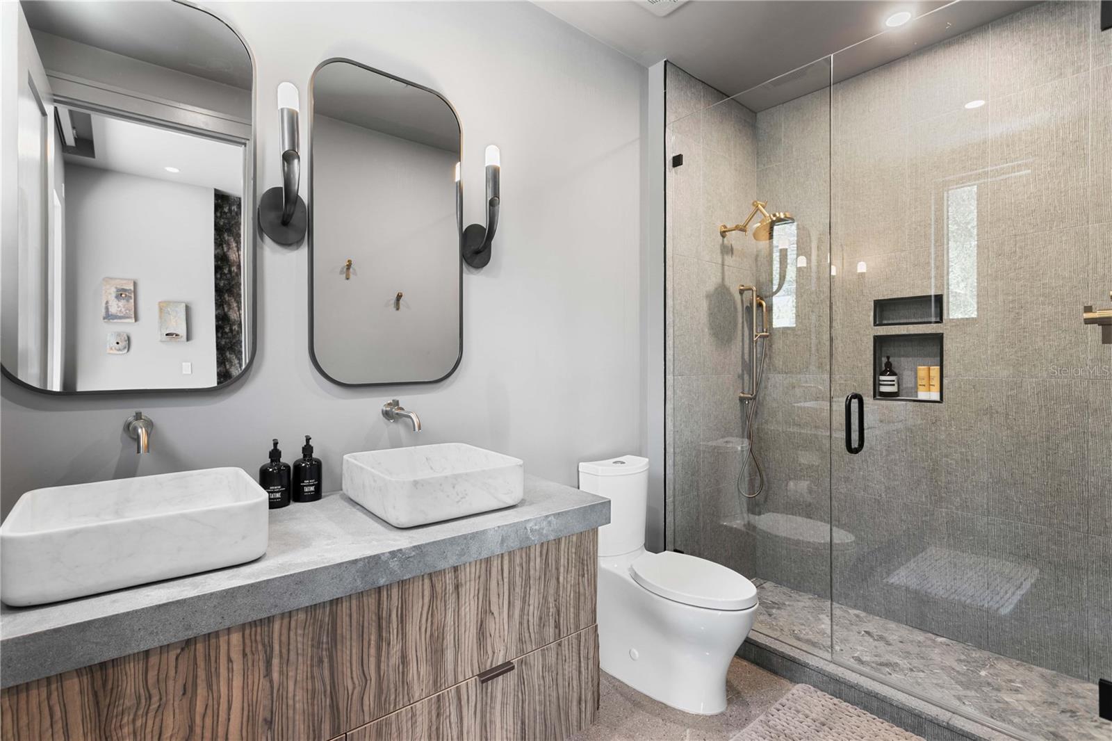 TB8390929 Property Photo